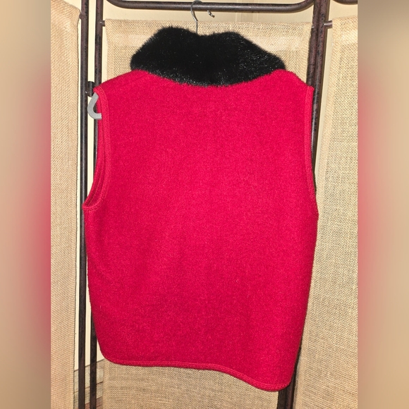 Lisa International Festive Red Vest with Reindeer Embroidery Wool Christmas L - Picture 7 of 7